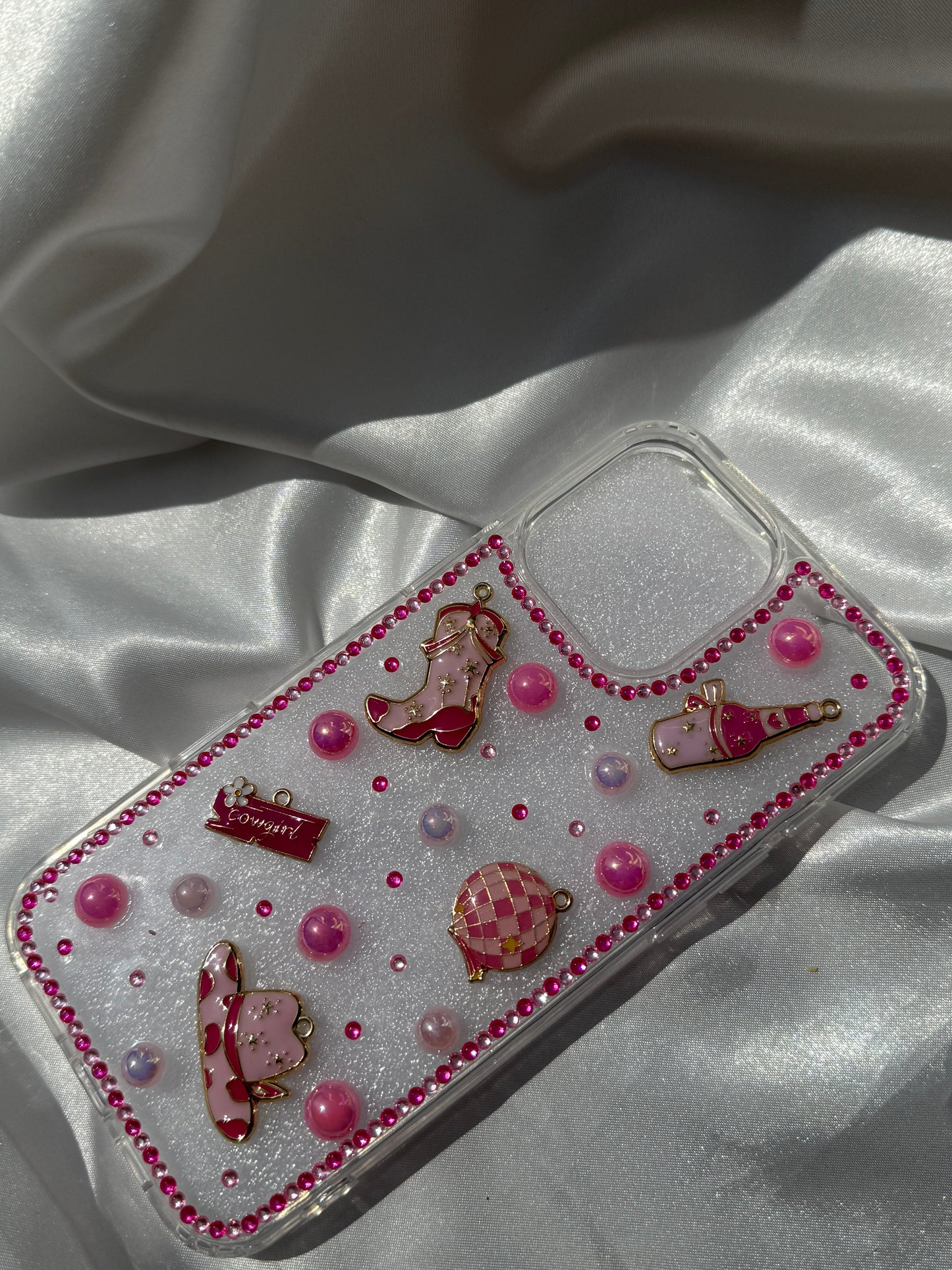 Aesthetic Rhinestone and Pearls Pink Coquette Cowgirl Phone case
